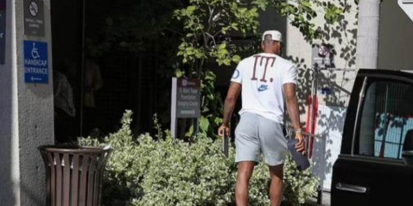 百家乐APP下载-神态匆忙！詹皇第一时间探望儿子 余嘉豪献祈祷