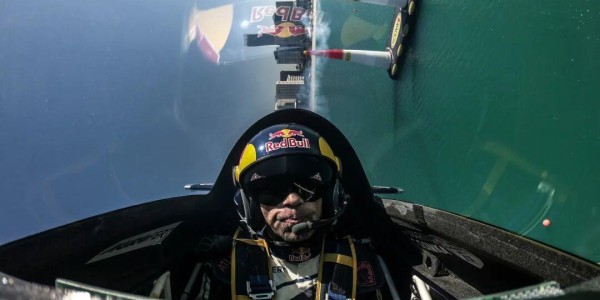 百家乐官方网站-飞机小作坊里的肾上腺素奇迹